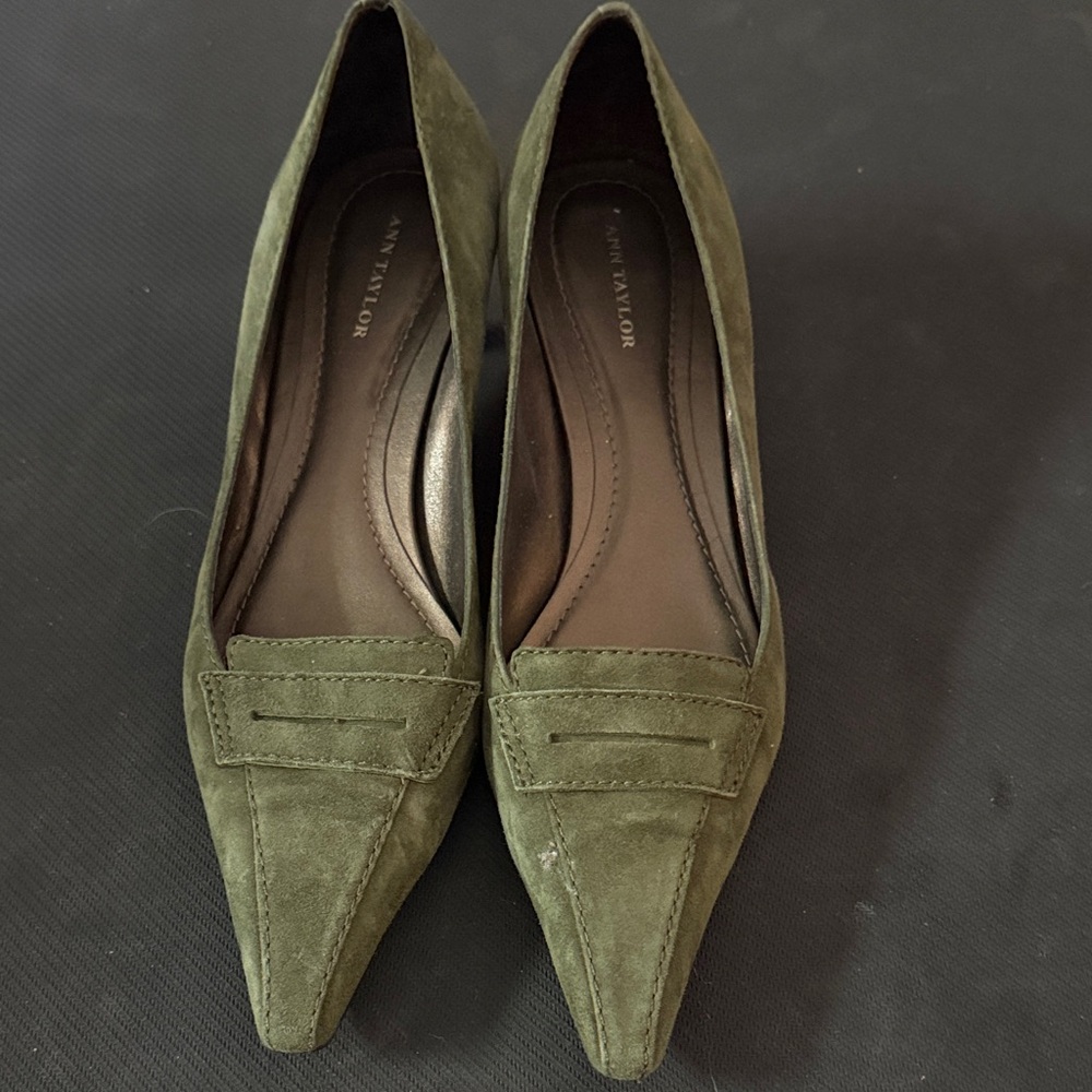 Ann Taylor Olive Green Women's Heels